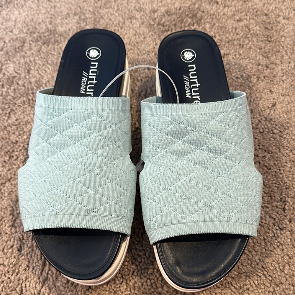Platform Sandals - Picture 2 of 3